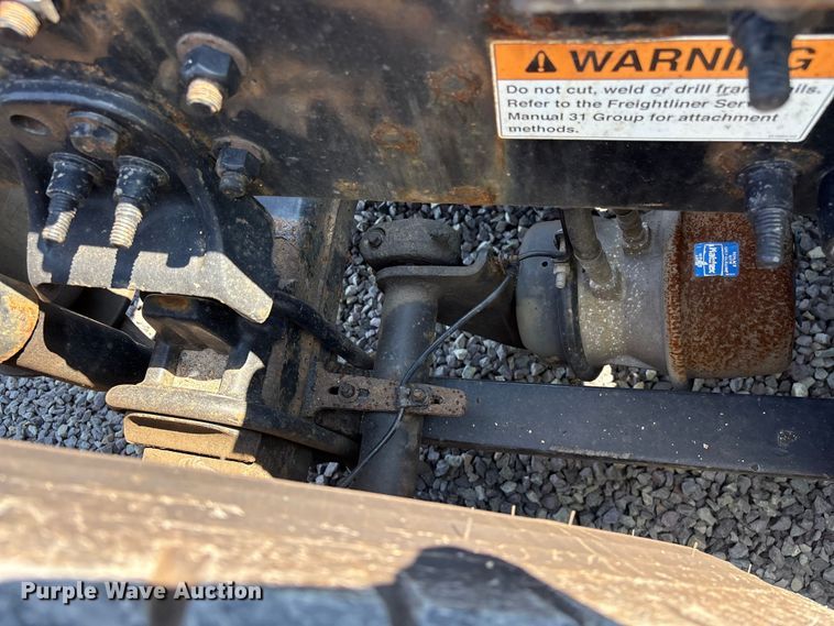 image for item YA4248 2020 Freightliner Cascadia semi truck