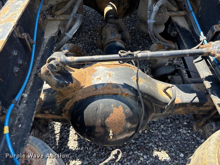 image for item YA4248 2020 Freightliner Cascadia semi truck