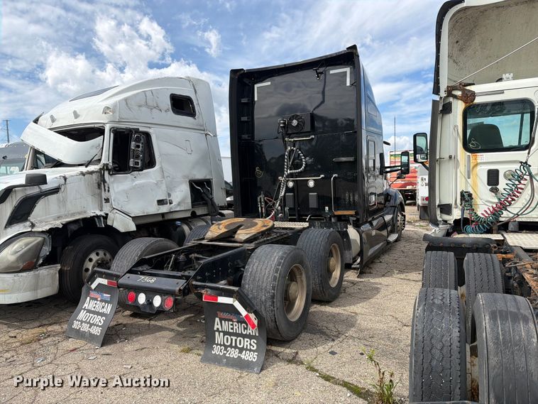image for item YA4341 2020 Kenworth T680 semi truck
