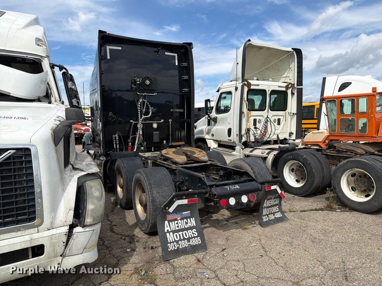 image for item YA4341 2020 Kenworth T680 semi truck