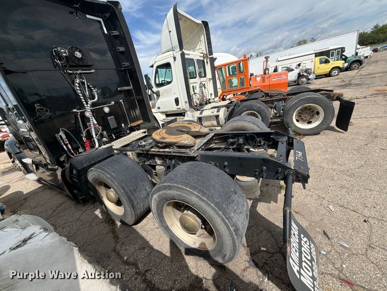 image for item YA4341 2020 Kenworth T680 semi truck