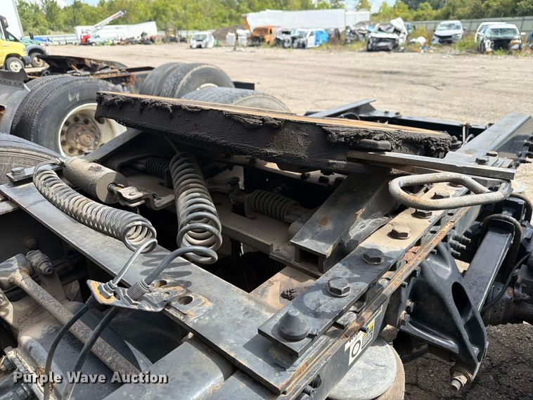 image for item YA4341 2020 Kenworth T680 semi truck
