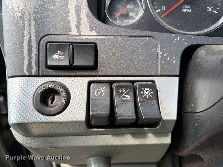 image for item YA4341 2020 Kenworth T680 semi truck