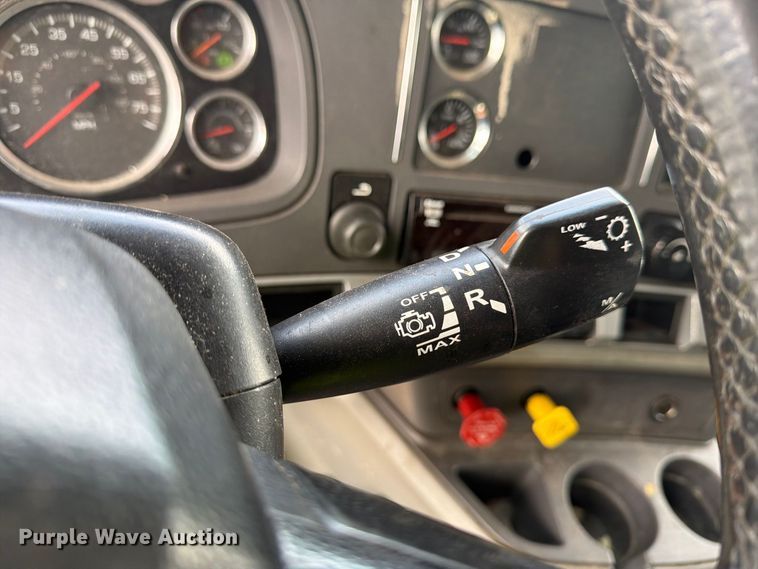 image for item YA4341 2020 Kenworth T680 semi truck
