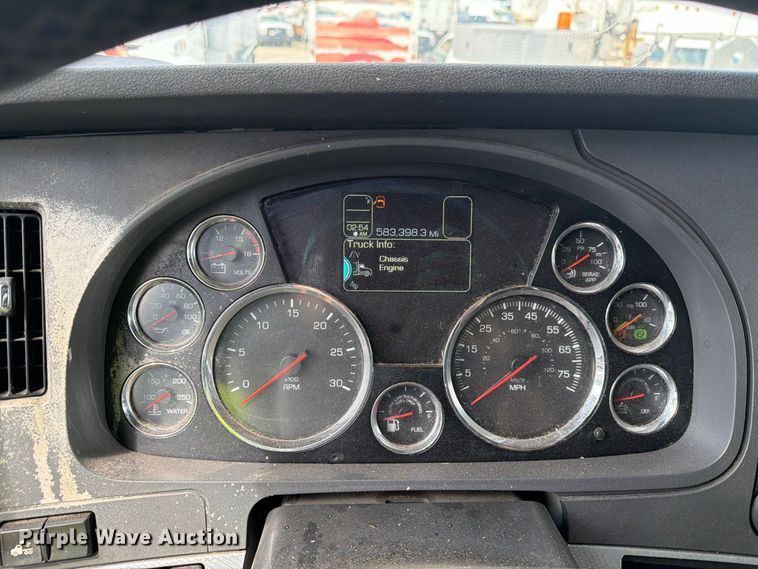 image for item YA4341 2020 Kenworth T680 semi truck