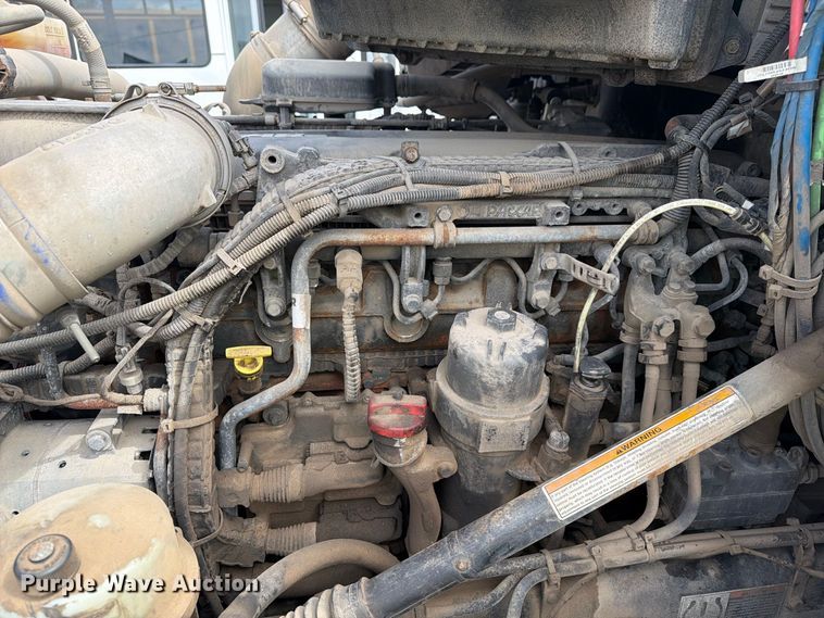 image for item YA4341 2020 Kenworth T680 semi truck