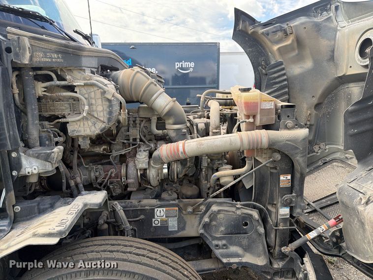image for item YA4341 2020 Kenworth T680 semi truck