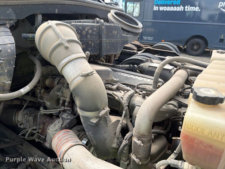image for item YA4341 2020 Kenworth T680 semi truck