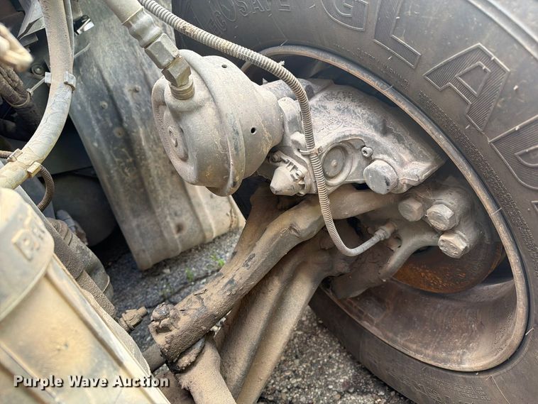 image for item YA4341 2020 Kenworth T680 semi truck
