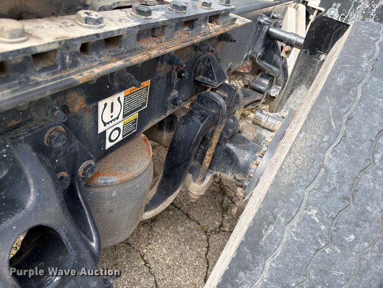 image for item YA4341 2020 Kenworth T680 semi truck