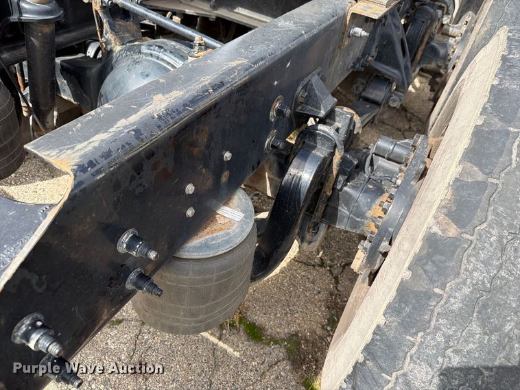 image for item YA4341 2020 Kenworth T680 semi truck