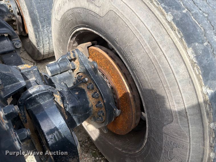 image for item YA4341 2020 Kenworth T680 semi truck