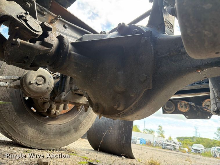 image for item YA4341 2020 Kenworth T680 semi truck