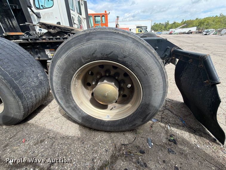image for item YA4341 2020 Kenworth T680 semi truck