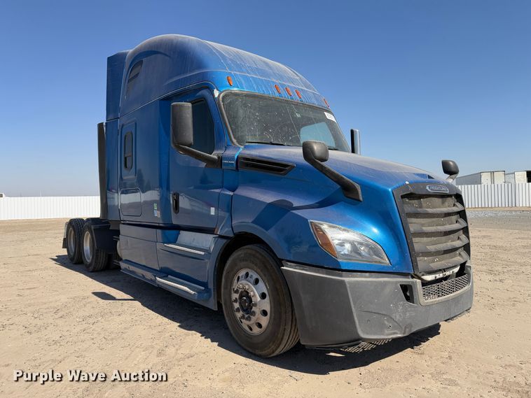 image for item YA4936 2019 Freightliner Cascadia 126 semi truck