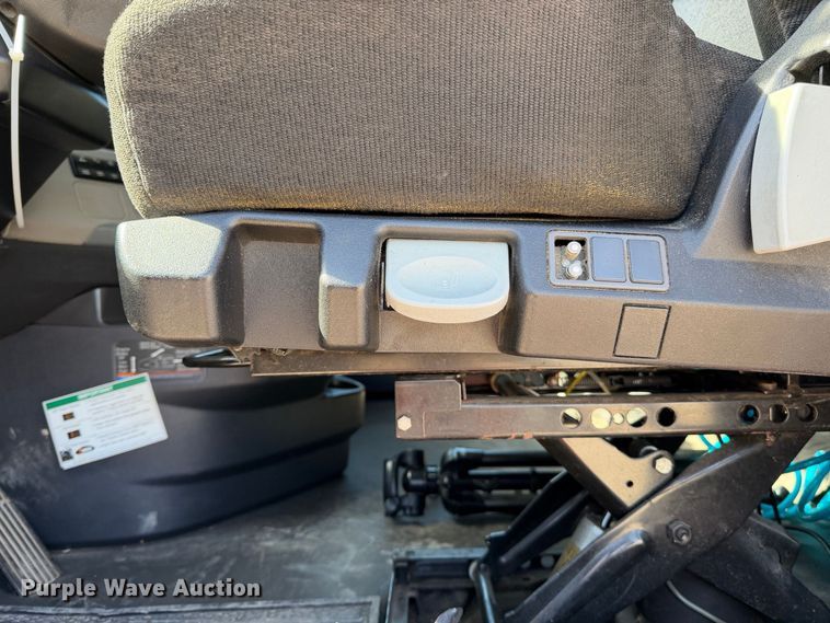 image for item YA4936 2019 Freightliner Cascadia 126 semi truck