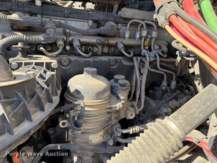 image for item YA4936 2019 Freightliner Cascadia 126 semi truck