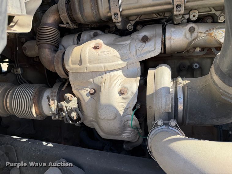 image for item YA4936 2019 Freightliner Cascadia 126 semi truck