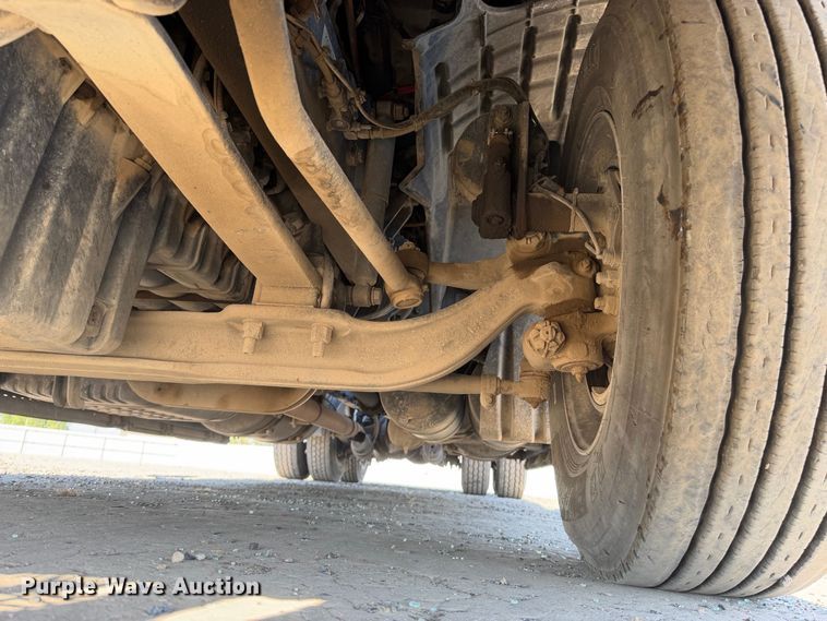 image for item YA4936 2019 Freightliner Cascadia 126 semi truck