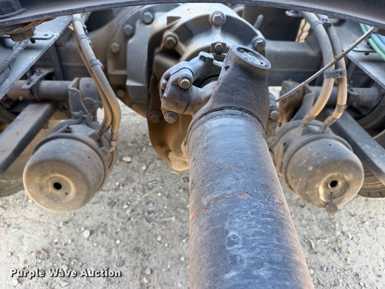 image for item YA4936 2019 Freightliner Cascadia 126 semi truck