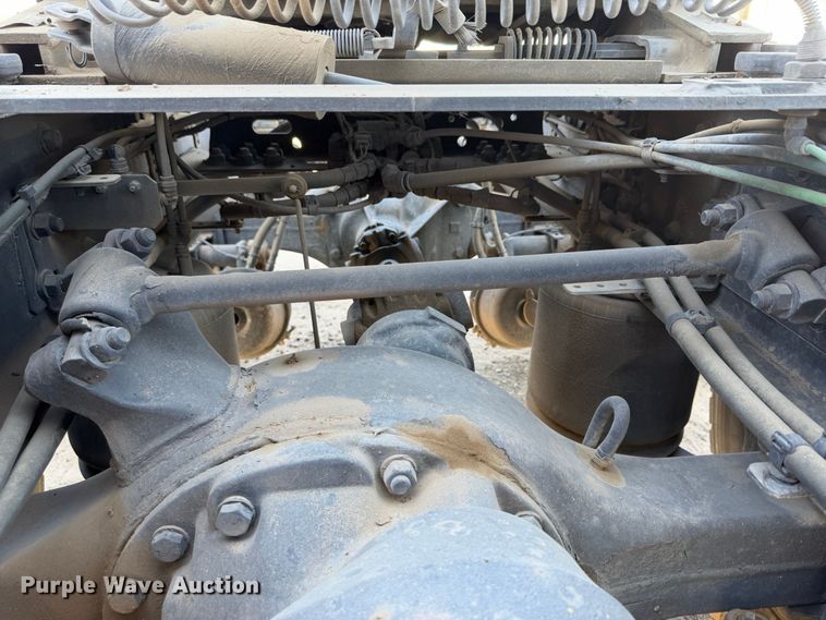 image for item YA4936 2019 Freightliner Cascadia 126 semi truck