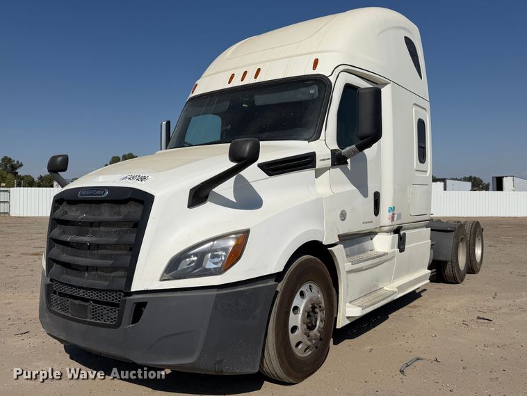 2019 Freightliner Cascadia 126