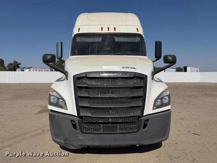 2019 Freightliner Cascadia 126