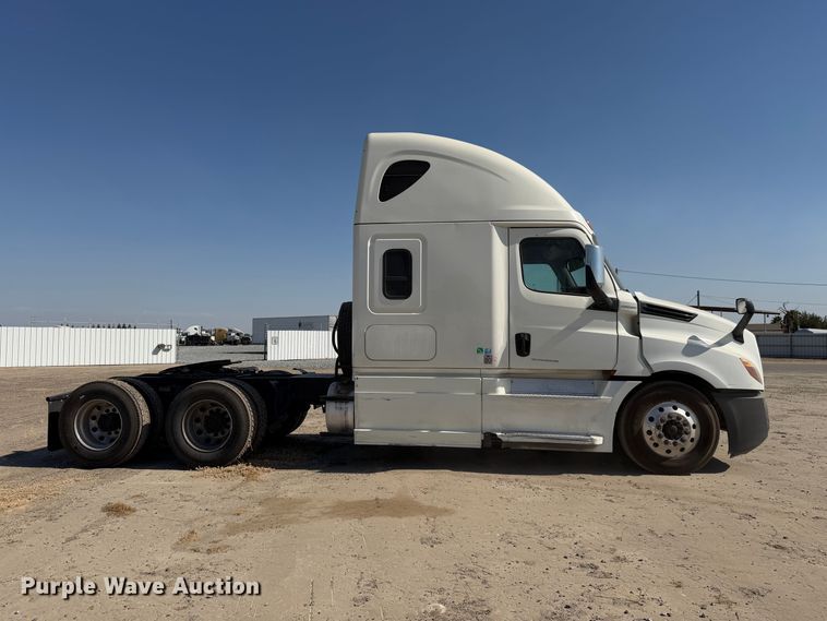 2019 Freightliner Cascadia 126