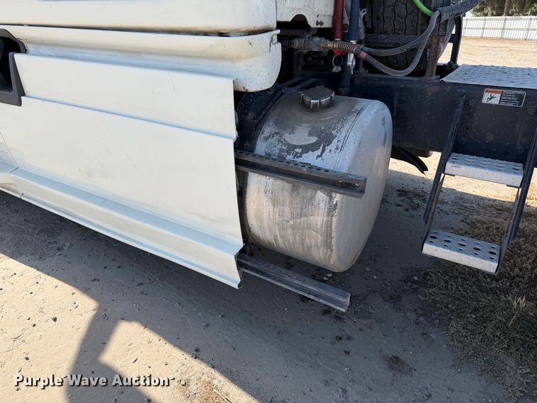 2019 Freightliner Cascadia 126