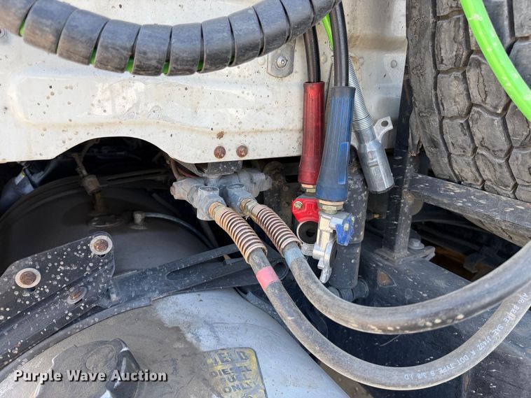 2019 Freightliner Cascadia 126