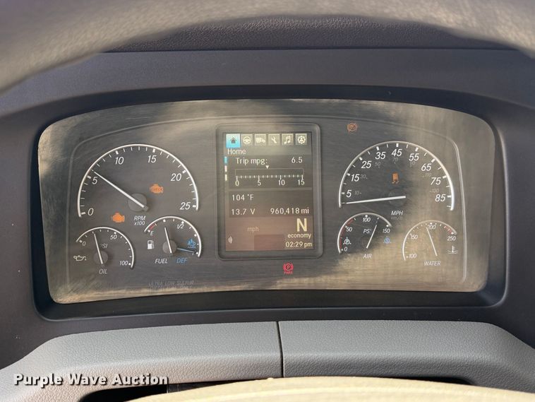 2019 Freightliner Cascadia 126