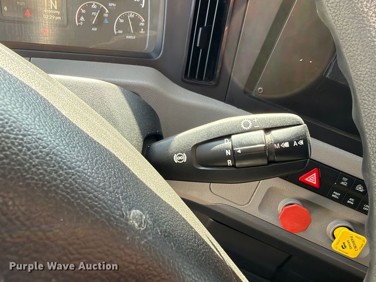 2019 Freightliner Cascadia 126