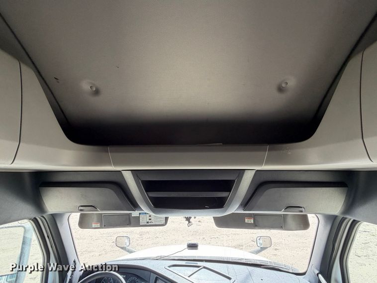 2019 Freightliner Cascadia 126