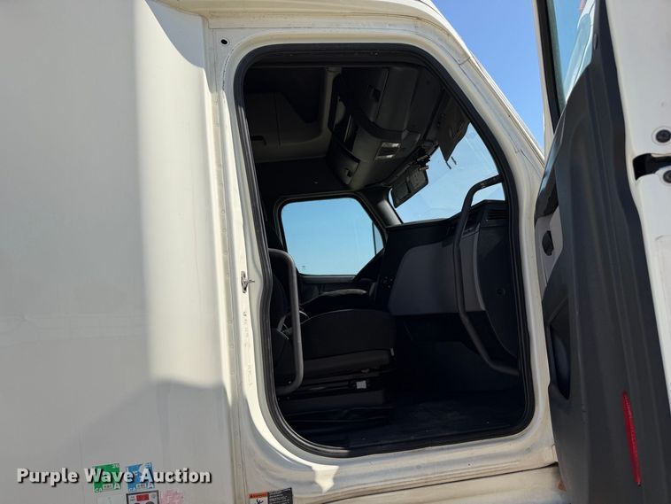 2019 Freightliner Cascadia 126