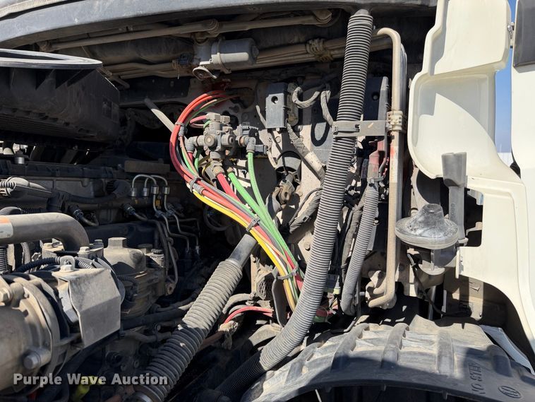 2019 Freightliner Cascadia 126