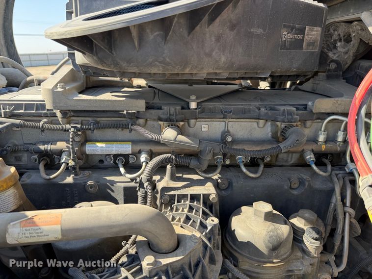 2019 Freightliner Cascadia 126