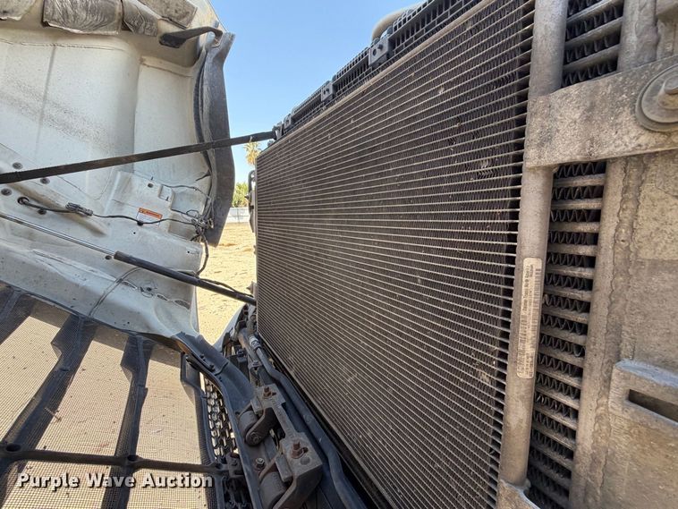 2019 Freightliner Cascadia 126