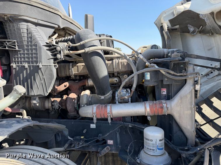 2019 Freightliner Cascadia 126