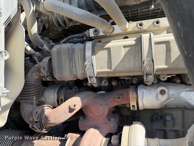 2019 Freightliner Cascadia 126