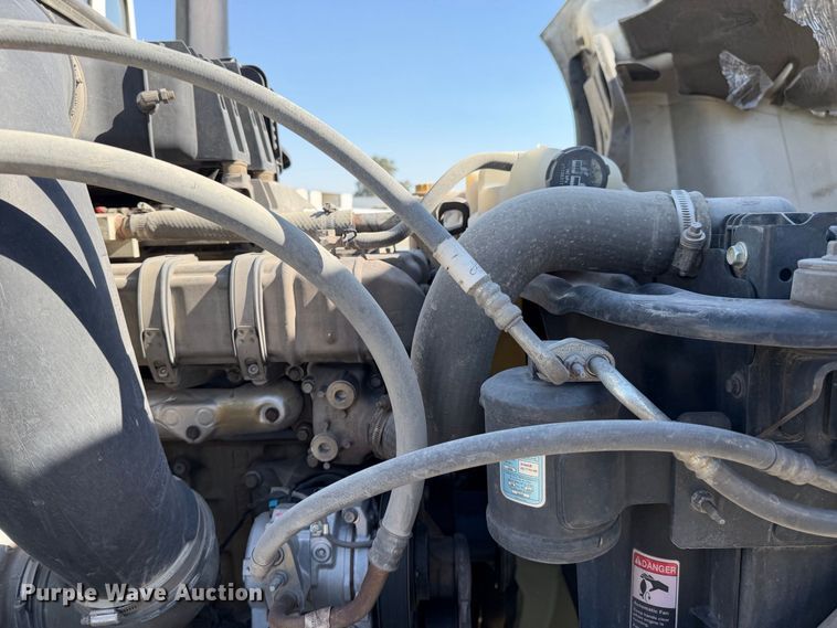 2019 Freightliner Cascadia 126