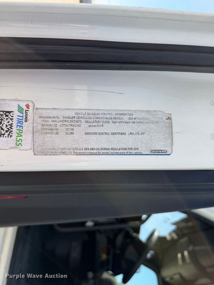 2019 Freightliner Cascadia 126