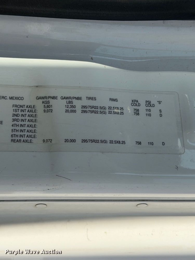 2019 Freightliner Cascadia 126