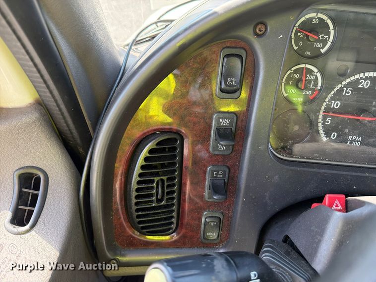 image for item YA5120 2020 Freightliner Business Class M2 box truck