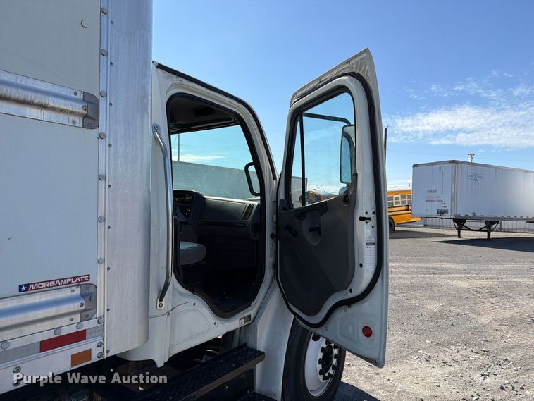 image for item YA5120 2020 Freightliner Business Class M2 box truck