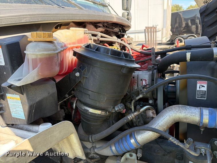image for item YA5120 2020 Freightliner Business Class M2 box truck