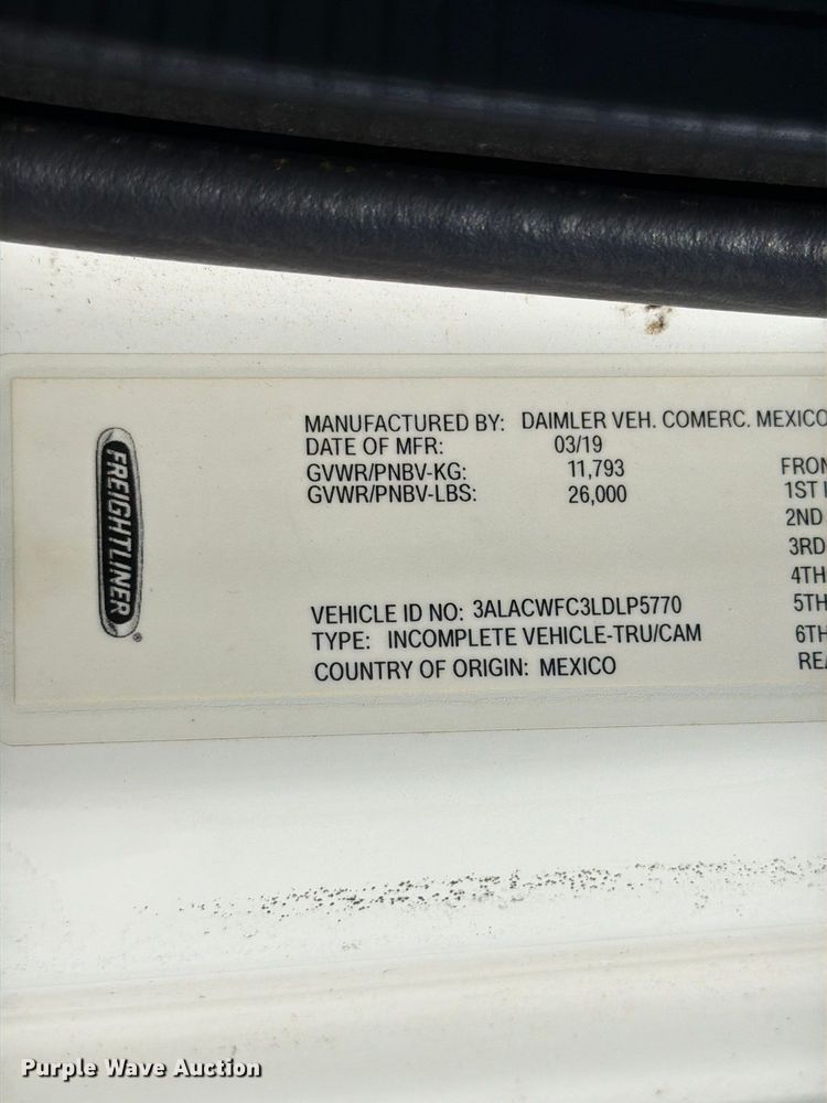 image for item YA5120 2020 Freightliner Business Class M2 box truck