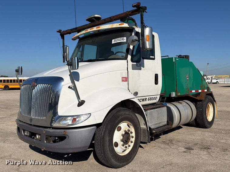 image for item YA5138 2016 International 8600 toter truck