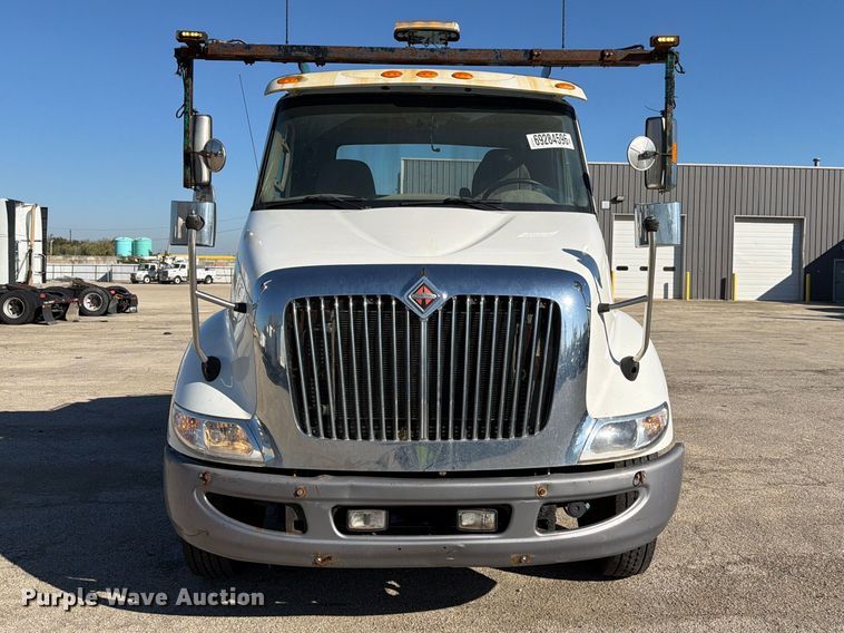 image for item YA5138 2016 International 8600 toter truck