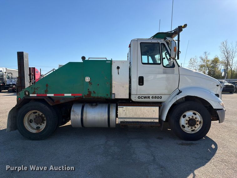 image for item YA5138 2016 International 8600 toter truck