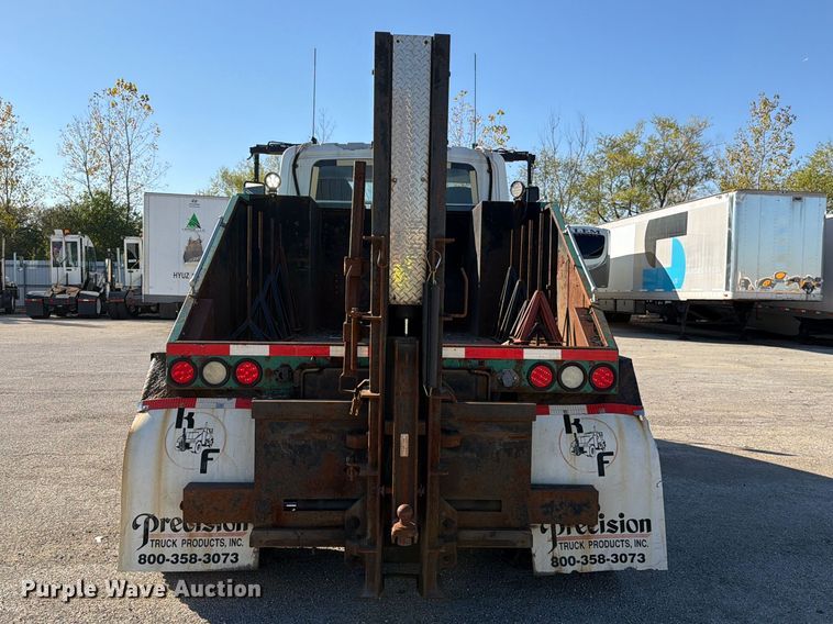 image for item YA5138 2016 International 8600 toter truck